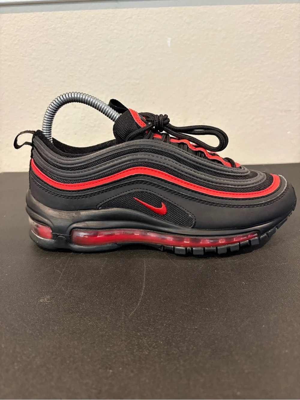 Nike Kid's Men's GS Air Max 97 Black Chile Red Youth Size 5Y Sneakers 921522-023